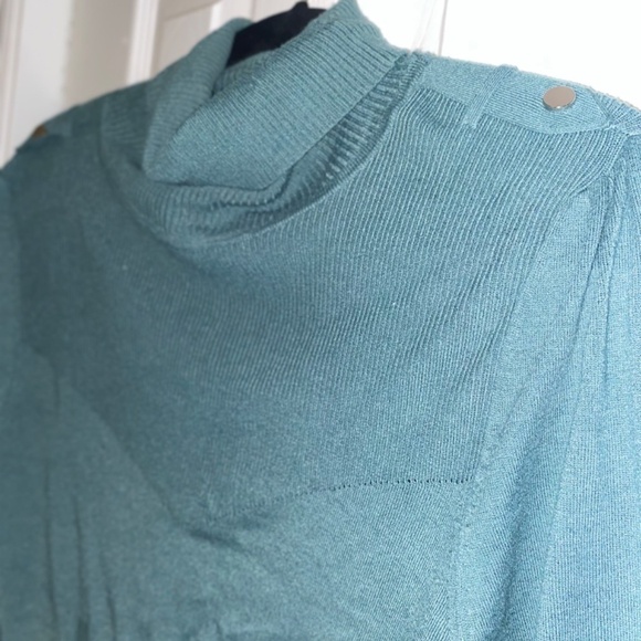 Antonio Melani size medium ladies sweater - Picture 2 of 4